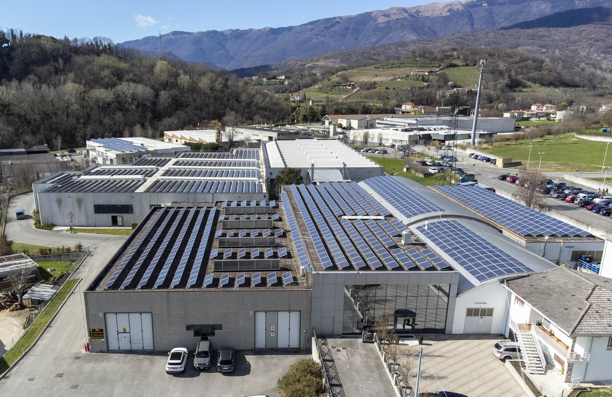 Scopri di più sull'articolo ANGELONI GROUP COMPLETA LA FUSIONE CON SELCOM